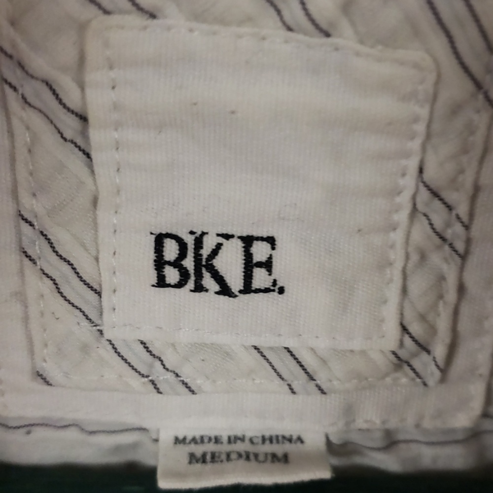 Button downshirt - Picture 2 of 2